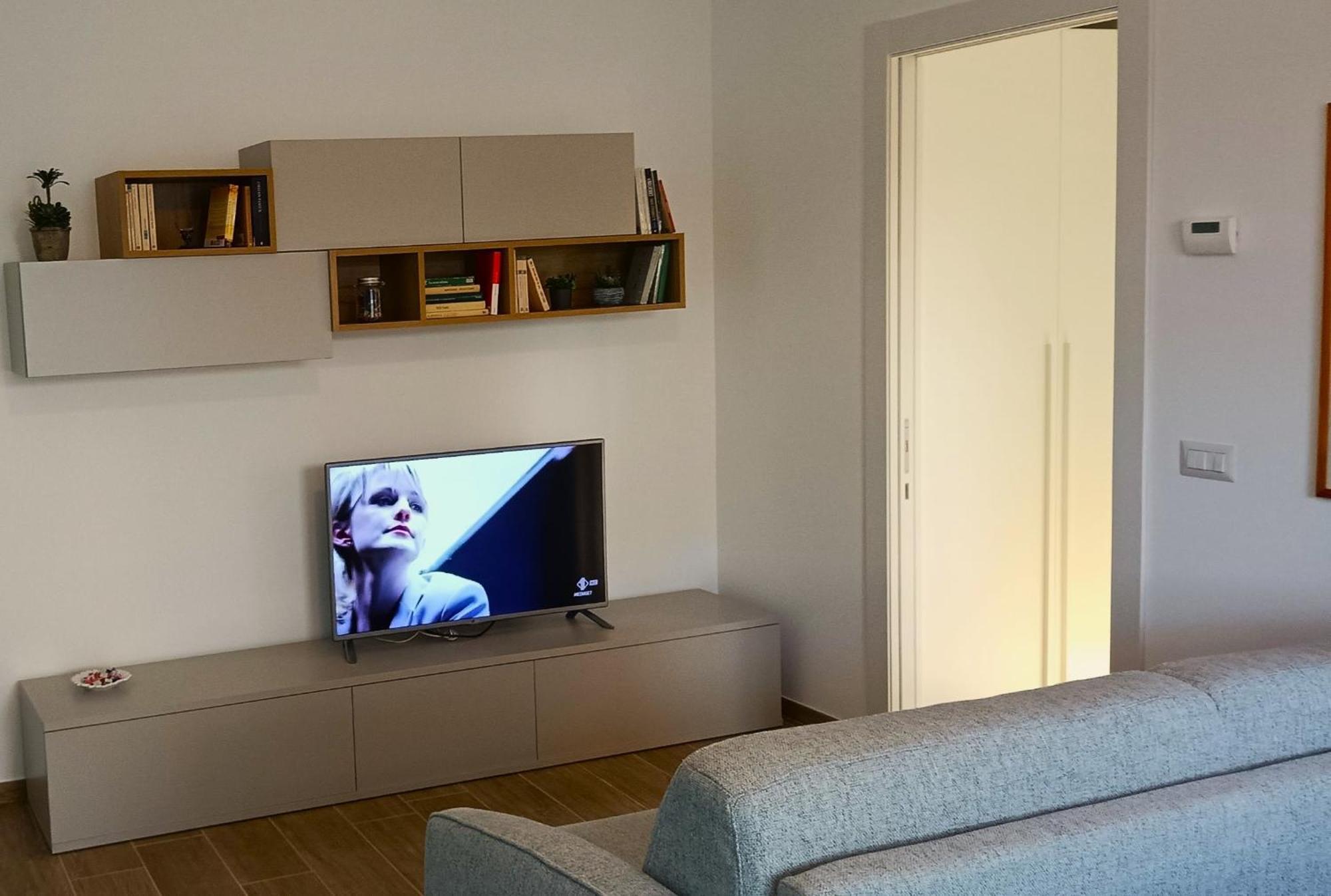 Bilocale A Rho In Classe A Con Garage Экстерьер фото